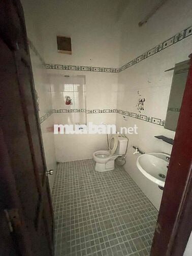Nhà MTKD Phú Thọ Hoà.DT: 7 X 30m Trệt 3Lầu ST.10PN 9WC