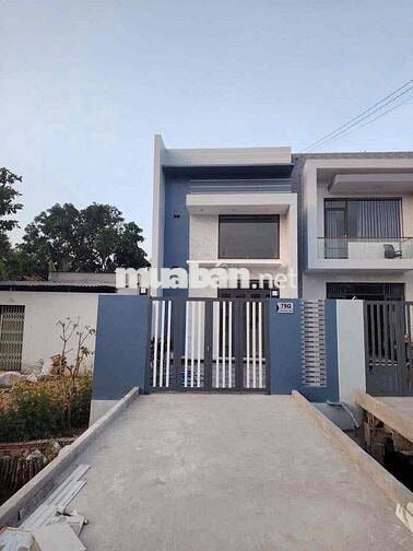 NHÀ TRỆT LẦU VỪA HOÀN THIỆN VIEW CÔNG VIÊN KHU TÁI ĐỊNH CƯ TRƯỜNG AN,