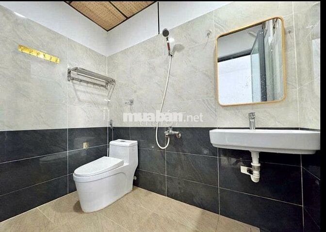 Căn Hộ View Thoáng Cửa Sổ Lớn Full Nội Thất Giá Rẻ Nằm Ngay Tô Hiệu