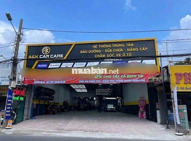 mặt bằng rộng rãi mặt tiền lớn đẹp 