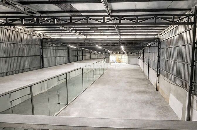 Kho đường Bùi Văn Ba cho thuê – 720m2 – sàn mới đẹp – container 24/7