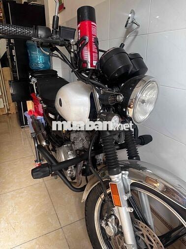 Yamaha YB 125 màu Trắng