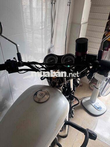 Yamaha YB 125 màu Trắng