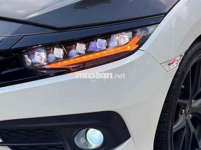 Honda Civic 2018 1.8 Trắng 58.000km