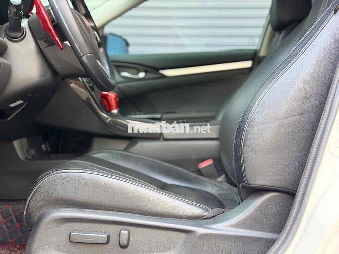 Honda Civic 2018 1.8 Trắng 58.000km