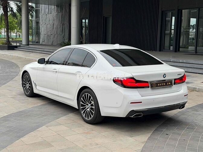 BMW 520i Luxury Line đk 2022 1 chủ mua mới zin 99%