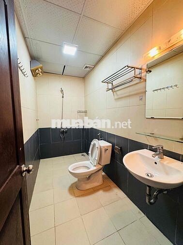 chính chủ cần bán căn góc 2 ngủ 2 vệ sinh toà D vina conex