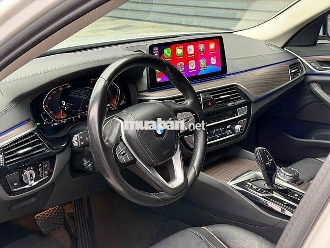 BMW 520i Luxury Line đk 2022 1 chủ mua mới zin 99%