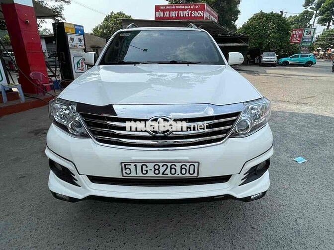 Toyota Fortuner 2016 VIP TRD Trắng