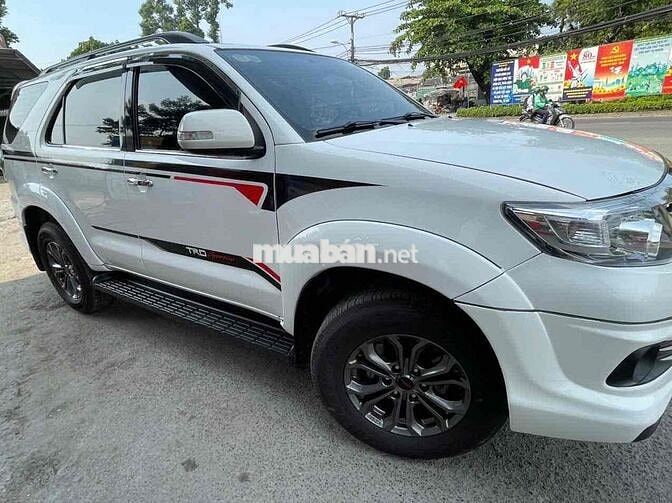 Toyota Fortuner 2016 VIP TRD Trắng