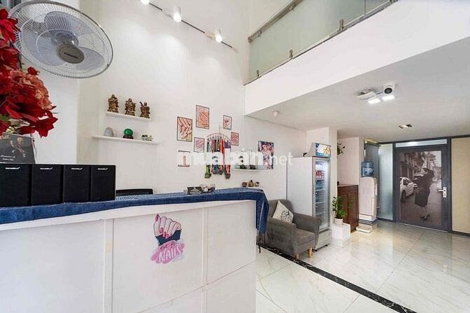 Cho Thuê Mặt Bằng Vị Trí Phú Mỹ Hưng Đường Lớn Rộng Rãi 135m2