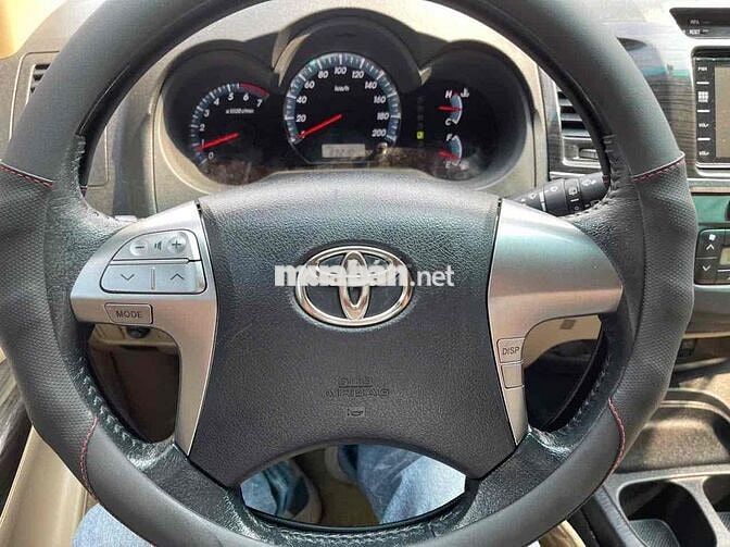 Toyota Fortuner 2016 VIP TRD Trắng