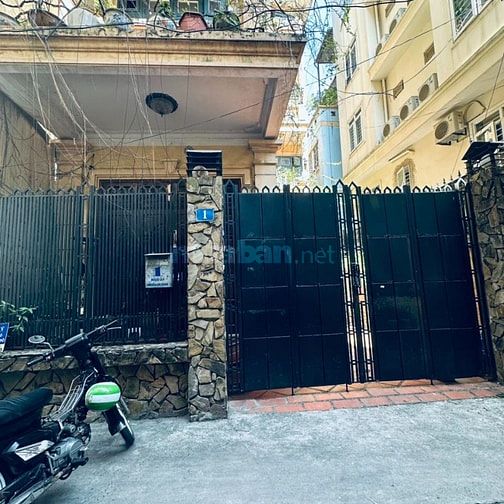 Bán Biệt Thự 3.5 Tầng Khu Quan Nhân-Giáp Nhất. 