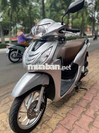 Vision 2022 màu Bạc