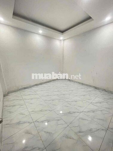 Nhà Hẻm 5M Thạch Lam.DT:4 X 14m Trêt 2lau ST.4PN 4WC Nôi thât cơ bản