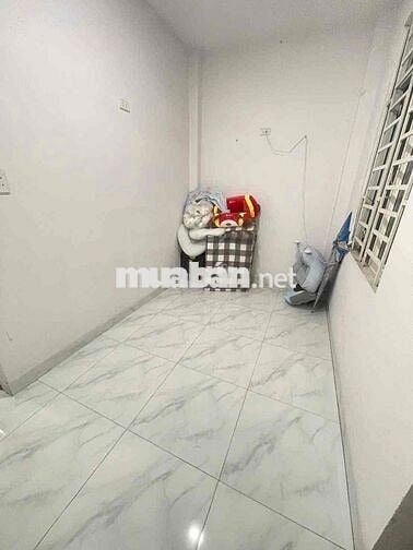 Nhà Hẻm 5M Thạch Lam.DT:4 X 14m Trêt 2lau ST.4PN 4WC Nôi thât cơ bản