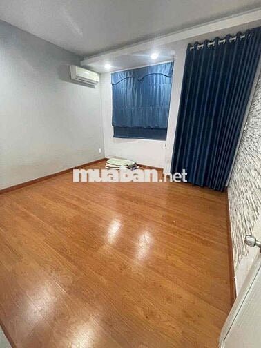 Nhà Hẻm 5M Thạch Lam.DT:4 X 14m Trêt 2lau ST.4PN 4WC Nôi thât cơ bản