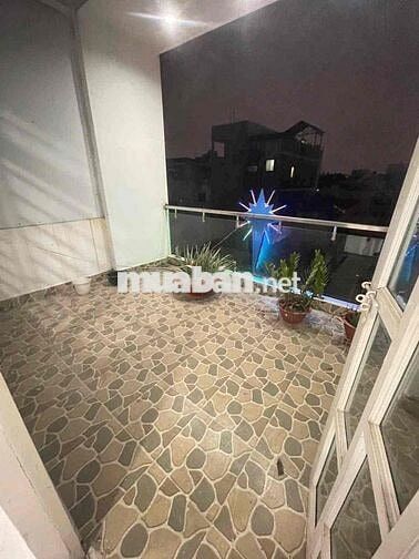 Nhà Hẻm 5M Thạch Lam.DT:4 X 14m Trêt 2lau ST.4PN 4WC Nôi thât cơ bản