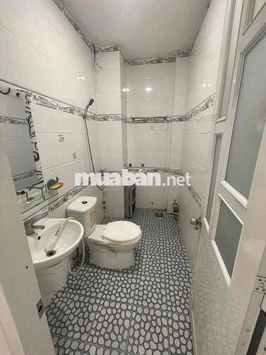 Nhà Hẻm 5M Thạch Lam.DT:4 X 14m Trêt 2lau ST.4PN 4WC Nôi thât cơ bản