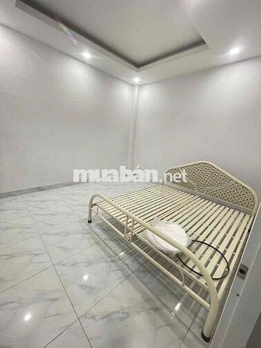Nhà Hẻm 5M Thạch Lam.DT:4 X 14m Trêt 2lau ST.4PN 4WC Nôi thât cơ bản