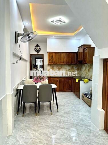 NHÀ TRỆT LẦU 2 MẶT TIỀN - 4 PHÒNG NGỦ - HẺM LIÊN TỔ 3-4 NGUYỄN VĂN CỪ