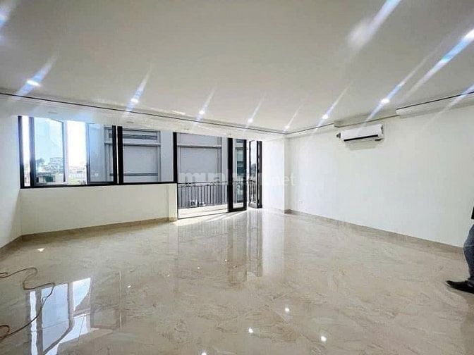 Cho thuê nhà mặt phố Linh Đàm: Sàn T2 rộng 230m2, MT 15m, nhận ngay