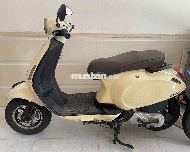 Xe tay ga 50cc màu Kem