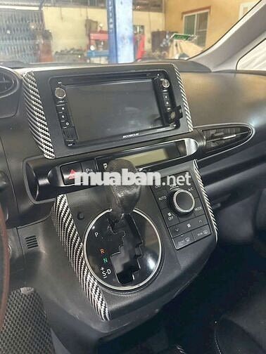 Toyota Wish 2011 Bạc