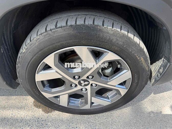 Mitsubishi Xpander Cross 2024 Đen 28.000 km