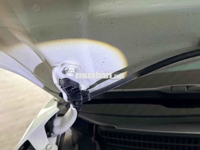Toyota Camry 2.0 Q Trắng