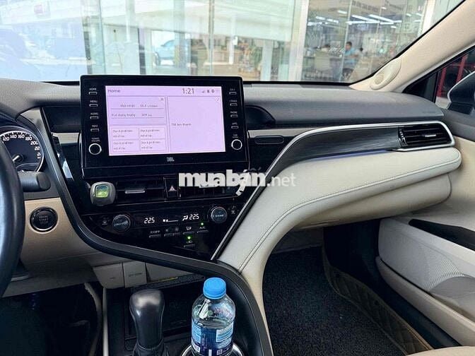 Toyota Camry 2.0 Q Trắng