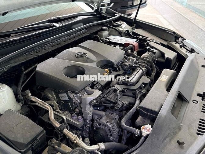 Toyota Camry 2.0 Q Trắng
