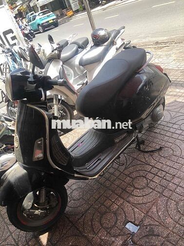 Piaggio Vespa màu Đen
