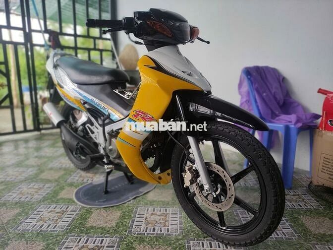 Suzuki Sport Côn tay thể thao HQCN