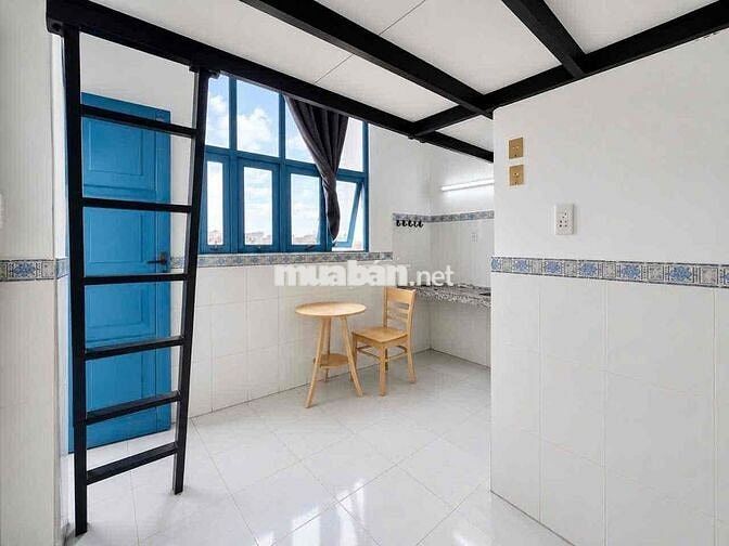 Phòng Gác Cao 1m7 - Ngay Cvpm Quang Trung - Sẵn Máy Lạnh - Cửa Sổ Trời