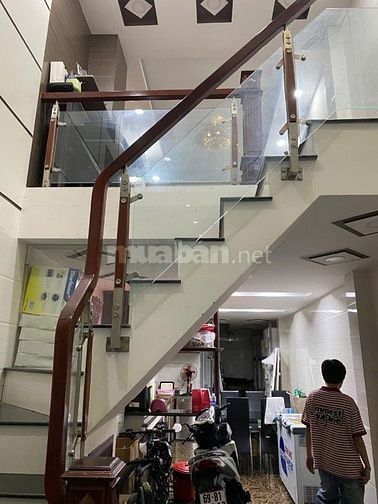 BÁN NHÀ HẺM ĐƯỜNG NGUYỄN TRỌNG TUYỂN, Q. PHÚ NHUẬN 