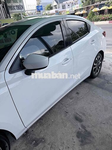 Mazda 2 Trắng 5 chỗ Số tự động