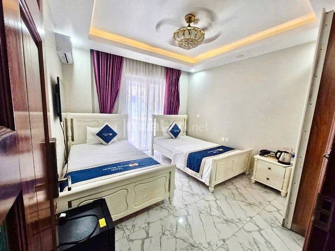 Khách sạn 7 tầng 98 phòng - Trung tâm Cát Bà - Thu nhập 5 Tỷ/năm