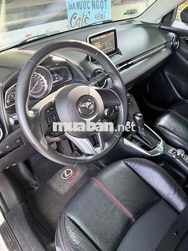 Mazda 2 Trắng 5 chỗ Số tự động
