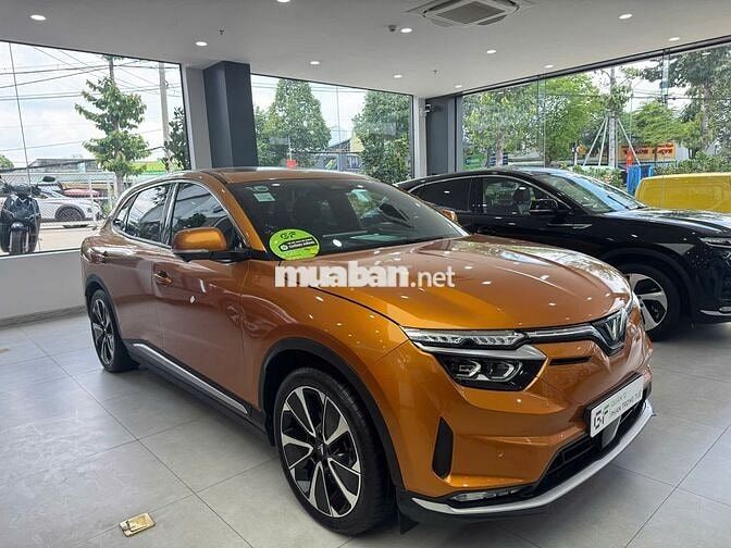 Xe điện VinFast VF8 Plus 2023 Cam