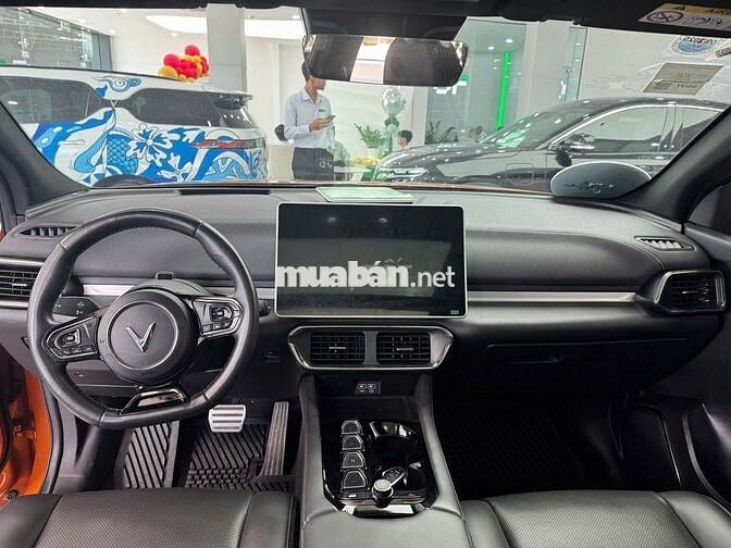 Xe điện VinFast VF8 Plus 2023 Cam