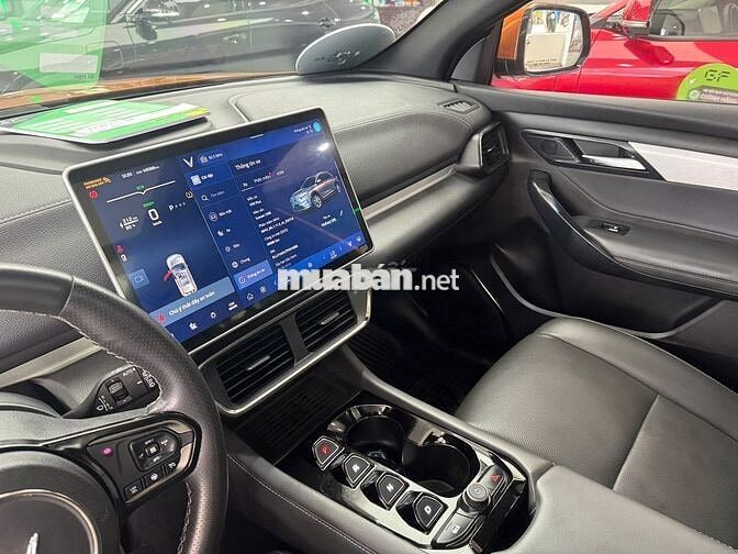 Xe điện VinFast VF8 Plus 2023 Cam