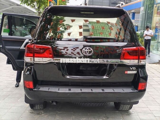 Toyota Land Cruiser LC200 2019 4.6V8 Tên Cty Xeđẹp