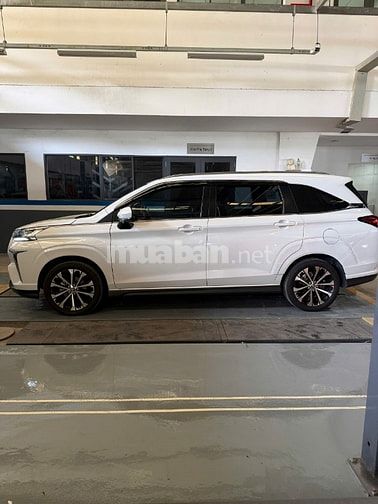 Toyota Veloz Cross Top 2023 màu trắng