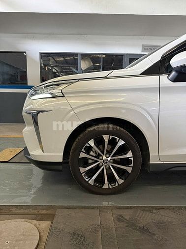 Toyota Veloz Cross Top 2023 màu trắng