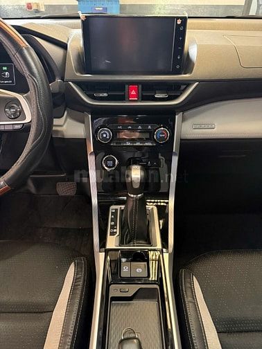 Toyota Veloz Cross Top 2023 màu trắng