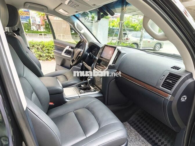 Toyota Land Cruiser LC200 2019 4.6V8 Tên Cty Xeđẹp