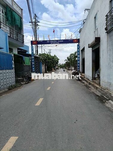 Đất mặt tiền đường nhựa Phước Toàn.