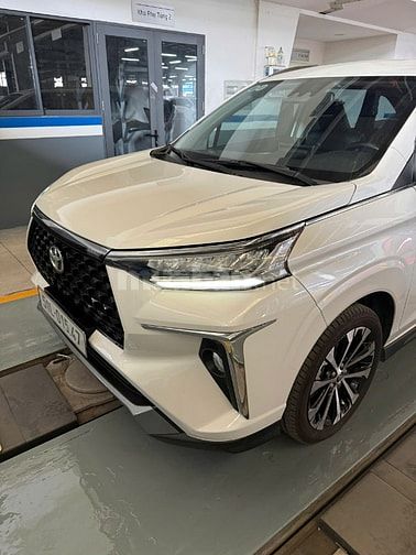 Toyota Veloz Cross Top 2023 màu trắng
