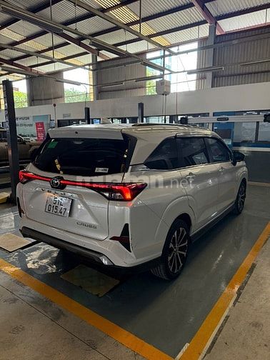 Toyota Veloz Cross Top 2023 màu trắng